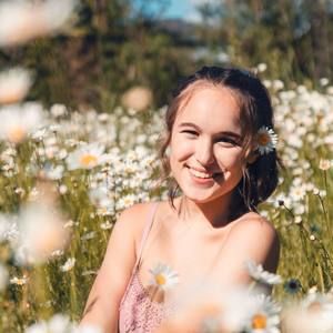 Meet your Posher, Iris